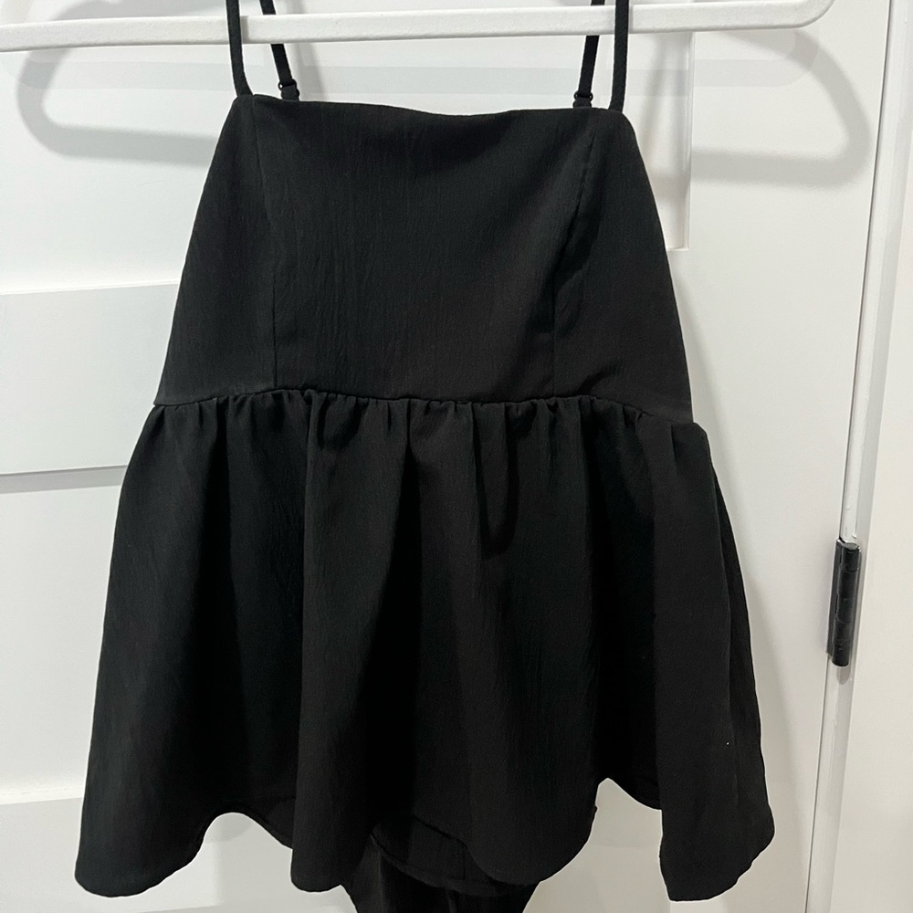 SHEIN Black Ruffled Blouse with bow on the back